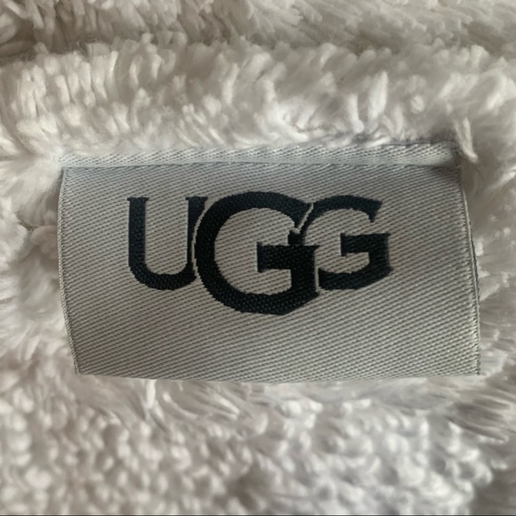 UGG Bath Rug - Picture 2 of 4